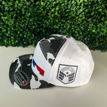 Load image into Gallery viewer, Essential crew chain stitch white/white camo