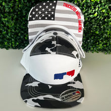 Load image into Gallery viewer, Essential crew chain stitch white/white camo