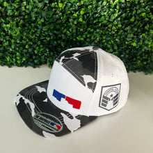 Load image into Gallery viewer, Essential crew chain stitch white/white camo