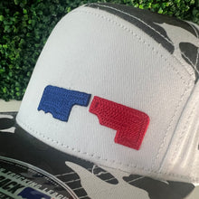 Load image into Gallery viewer, Essential crew chain stitch white/white camo