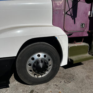 Custom quarter fenders Freightliner fld120
